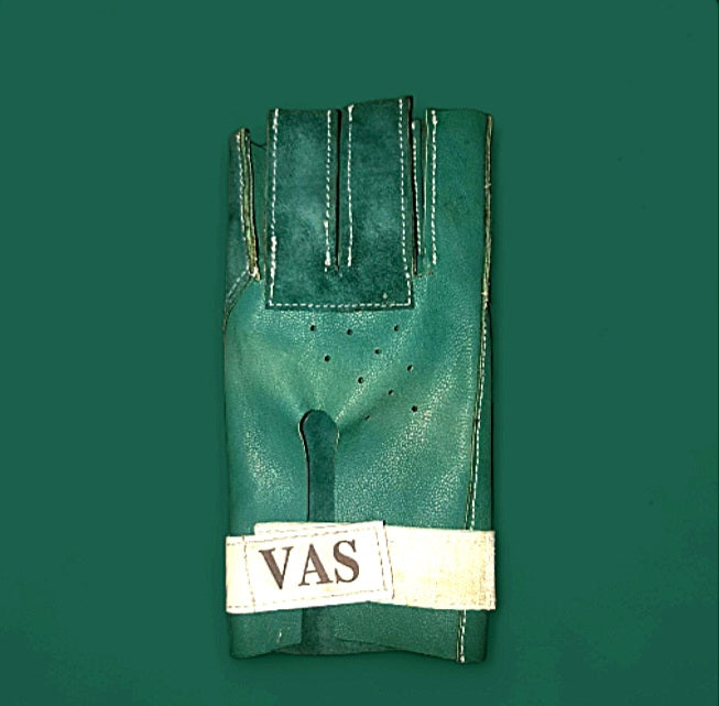 VAS hammer throw glove